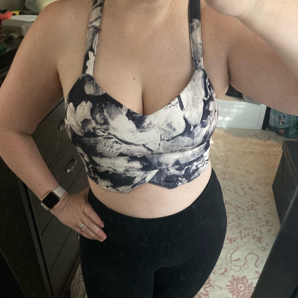 Abercrombie crop tank - black and cream print- size L. Like new stretchy thick